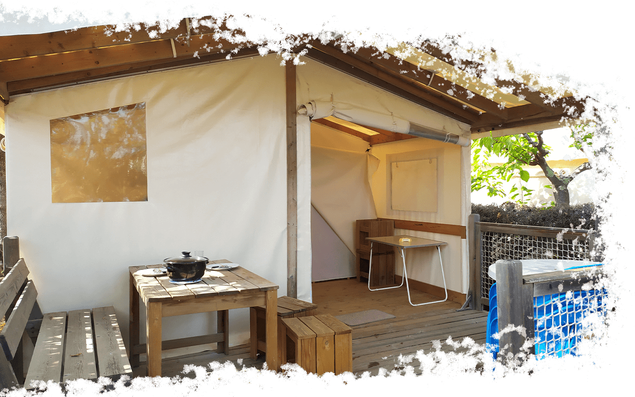 Accommodatie Ecolodge 4 personen zonder sanitair, Hérault op camping l'Oliveraie, vlakbij Béziers