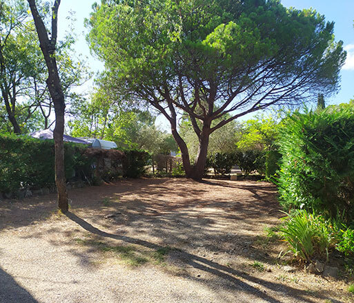 Camping in het achterland van Béziers, in Hérault