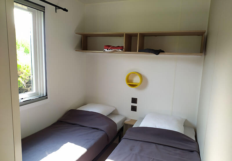 kamer met 2 eenpersoonsbedden