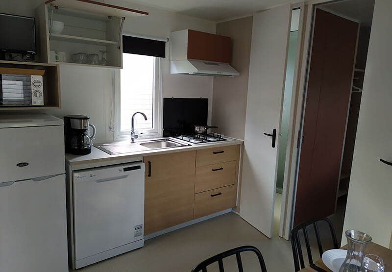 zona de cocina del mobil home Compact