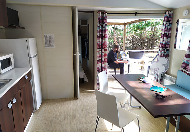 dining area with access to terrace of the Ophea mobile home for 5 persons