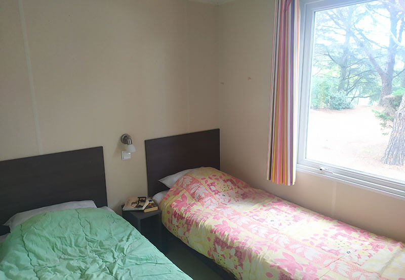 kamer met 2 eenpersoonsbedden