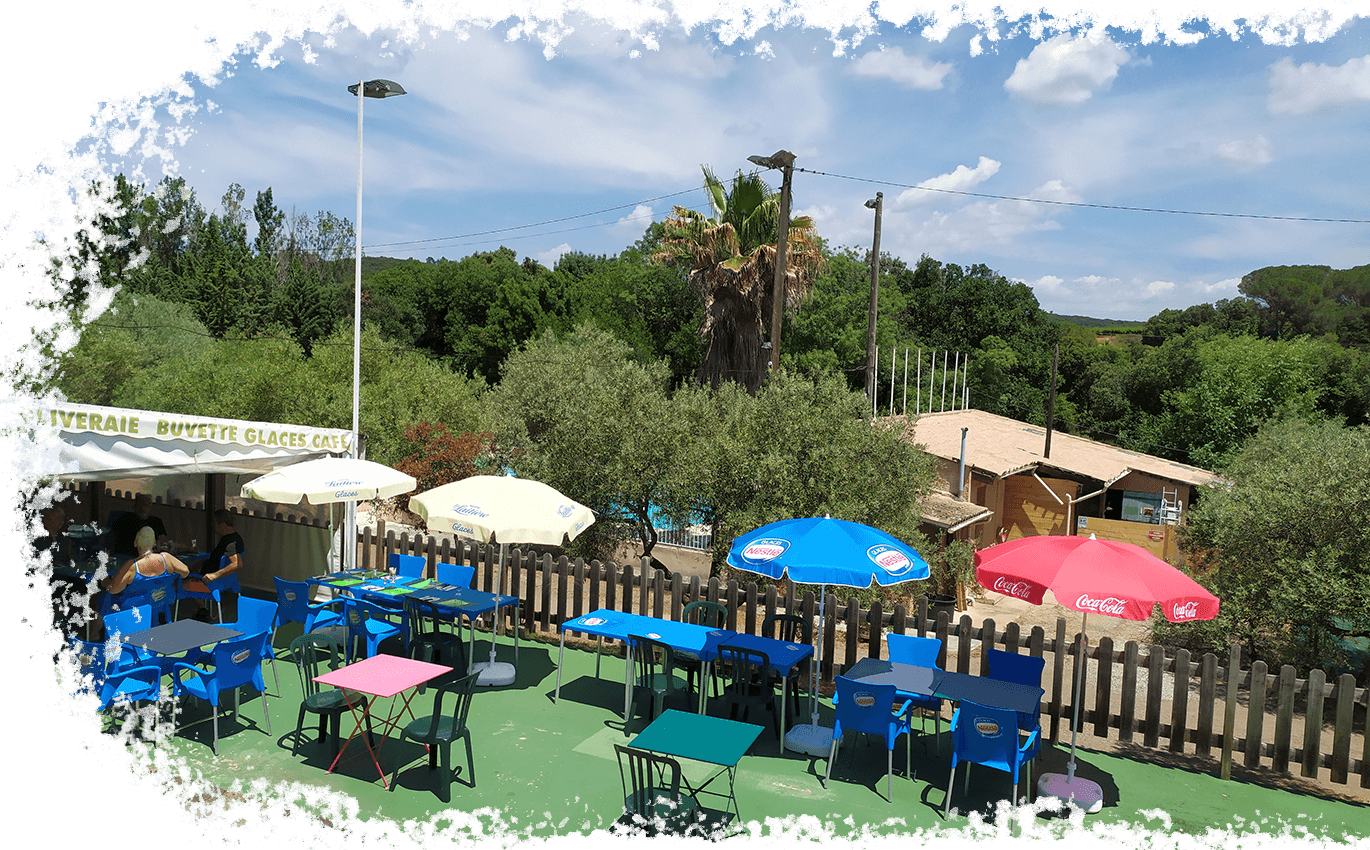 the restaurant / pizzeria-grill at the campsite L'Oliveraie near Béziers in the Hérault