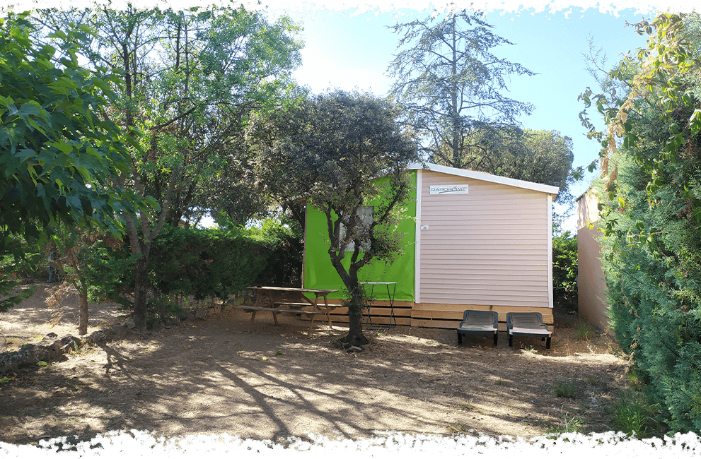 Accommodatie Tithome 4 personen zonder sanitair op Camping l'Oliveraie, op steenworp afstand van het regionaal natuurpark Haut Languedoc